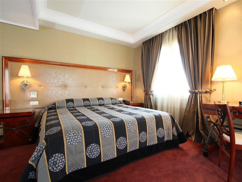 Theoxenia 5* Piraeus